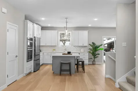 2817 Victoria Street N Roseville MN 55113