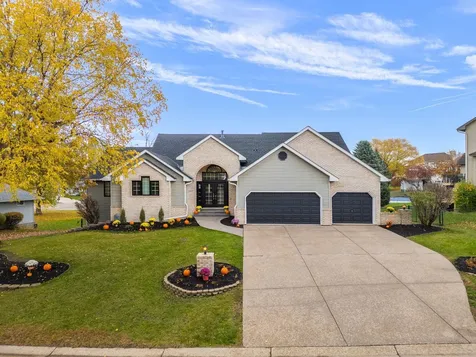 1162 Lakewood Drive S Maplewood MN 55119