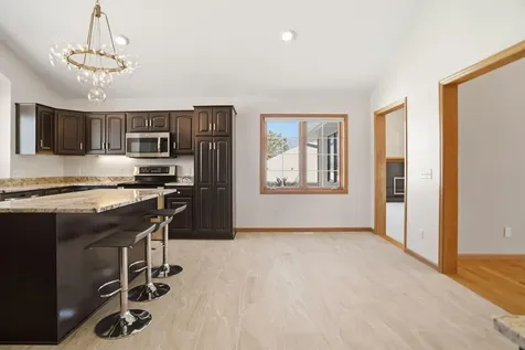 1162 Lakewood Drive S Maplewood MN 55119