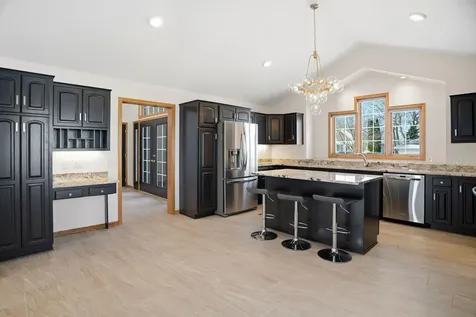 1162 Lakewood Drive S Maplewood MN 55119