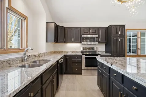 1162 Lakewood Drive S Maplewood MN 55119