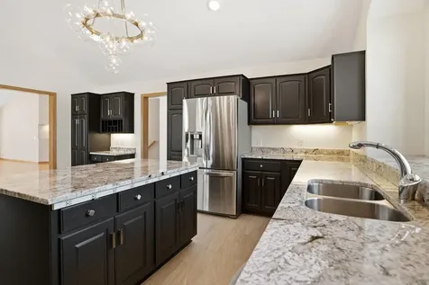 1162 Lakewood Drive S Maplewood MN 55119