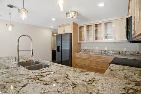 1162 Lakewood Drive S Maplewood MN 55119