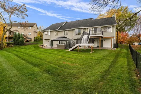 1162 Lakewood Drive S Maplewood MN 55119