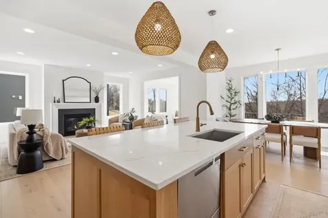 11184 Johnson Ridge Eden Prairie MN 55347