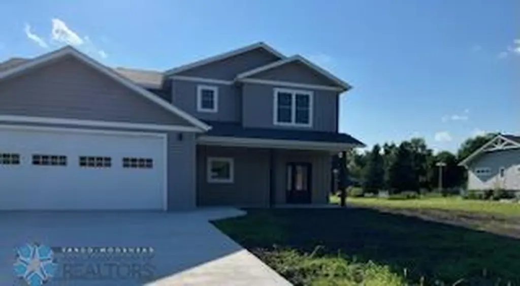 1204 Lincoln Lisbon ND 58054