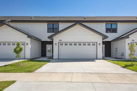 819 Viburnum Street Belle Plaine MN 56011