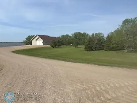 13902 87th Street SE Milnor ND 58060