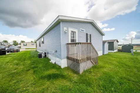 2009 Osprey Pl NW Stewartville MN 55976