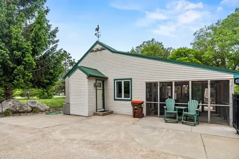 2511 Carver Avenue E Maplewood MN 55119