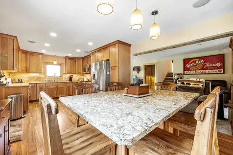 2511 Carver Avenue E Maplewood MN 55119