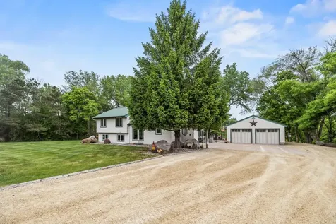 2511 Carver Avenue E Maplewood MN 55119