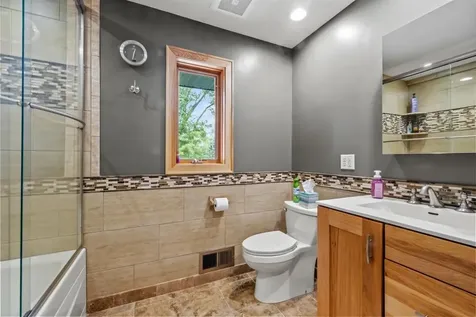 2511 Carver Avenue E Maplewood MN 55119