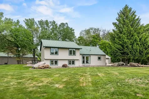2511 Carver Avenue E Maplewood MN 55119