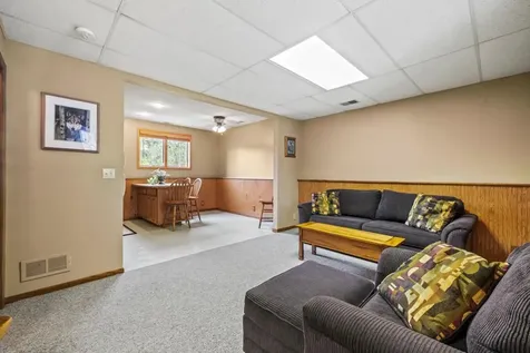 2511 Carver Avenue E Maplewood MN 55119