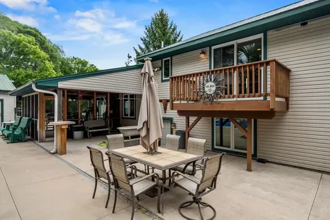 2511 Carver Avenue E Maplewood MN 55119