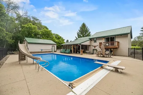 2511 Carver Avenue E Maplewood MN 55119