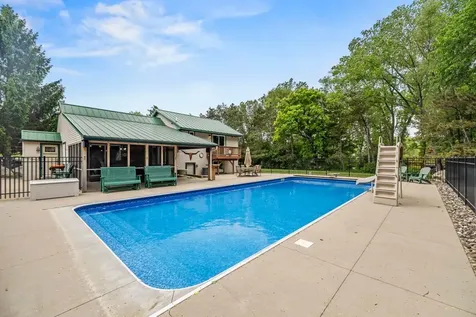 2511 Carver Avenue E Maplewood MN 55119