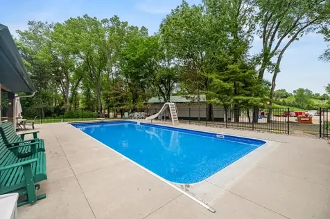 2511 Carver Avenue E Maplewood MN 55119