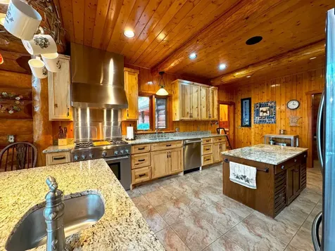 7236 Far North Road Orr MN 55771