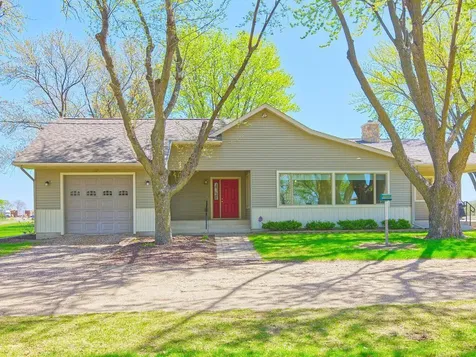 10931 Us Highway 12 SW Howard Lake MN 55349