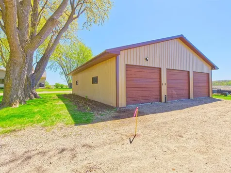 10931 Us Highway 12 SW Howard Lake MN 55349