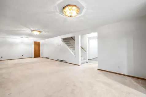 2591 Carver Avenue E Maplewood MN 55119