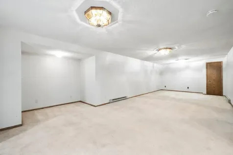 2591 Carver Avenue E Maplewood MN 55119