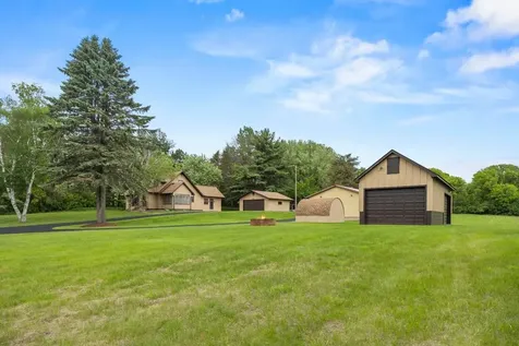 2591 Carver Avenue E Maplewood MN 55119