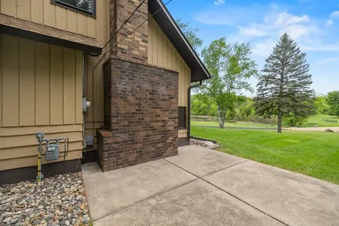 2591 Carver Avenue E Maplewood MN 55119