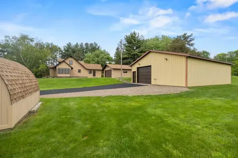 2591 Carver Avenue E Maplewood MN 55119