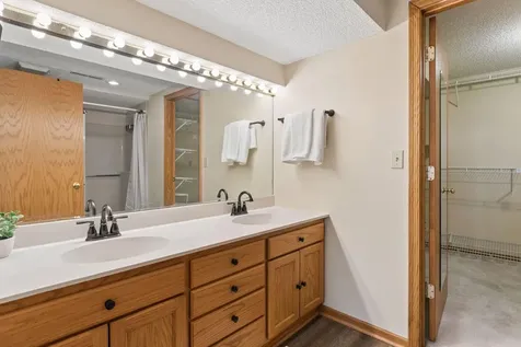 1310 Deerwood Drive Eagan MN 55123