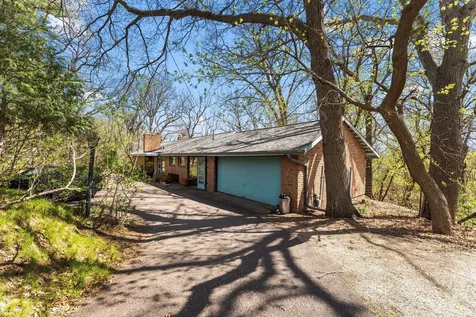 556 County Road C W Roseville MN 55113