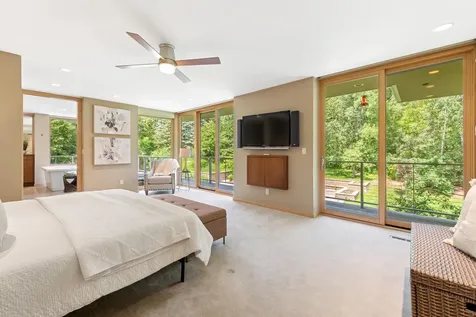 685 Hidden Creek Trail Mendota Heights MN 55118
