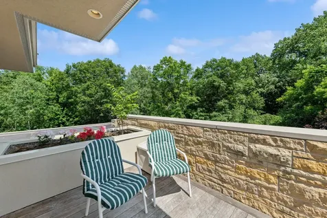 685 Hidden Creek Trail Mendota Heights MN 55118