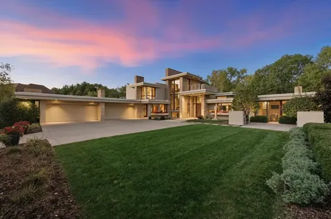 685 Hidden Creek Trail Mendota Heights MN 55118