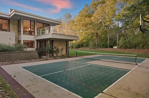 685 Hidden Creek Trail Mendota Heights MN 55118