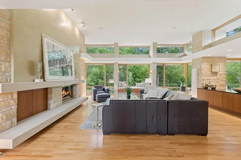 685 Hidden Creek Trail Mendota Heights MN 55118