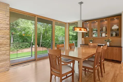 685 Hidden Creek Trail Mendota Heights MN 55118