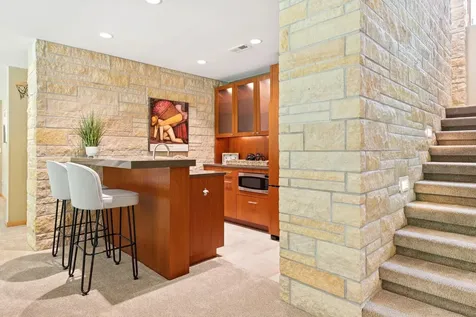 685 Hidden Creek Trail Mendota Heights MN 55118