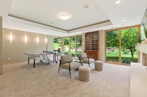 685 Hidden Creek Trail Mendota Heights MN 55118