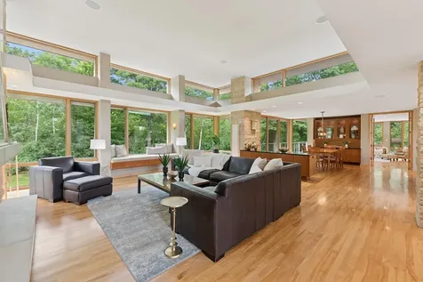 685 Hidden Creek Trail Mendota Heights MN 55118