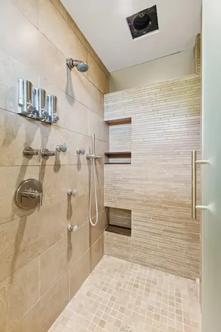 685 Hidden Creek Trail Mendota Heights MN 55118