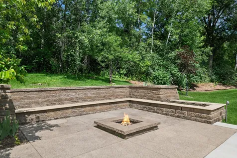 685 Hidden Creek Trail Mendota Heights MN 55118