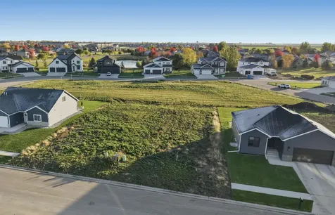 4707 Hampton Loop S Moorhead MN 56560
