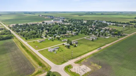 301 5th Street S Fairmount ND 58030