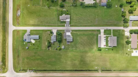 301 5th Street S Fairmount ND 58030