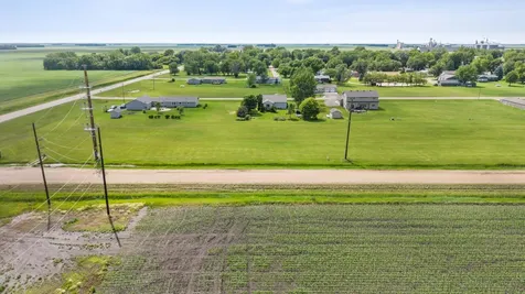301 5th Street S Fairmount ND 58030