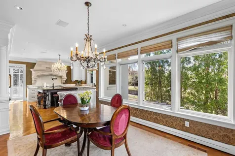 2427 E Lake Of The Isles Parkway Minneapolis MN 55405