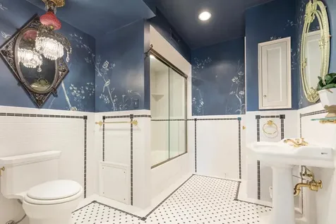 2427 E Lake Of The Isles Parkway Minneapolis MN 55405